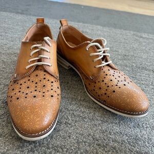 PIKOLINOS 7.5W WORN ONCE Tan Leather Flats w fun pattern